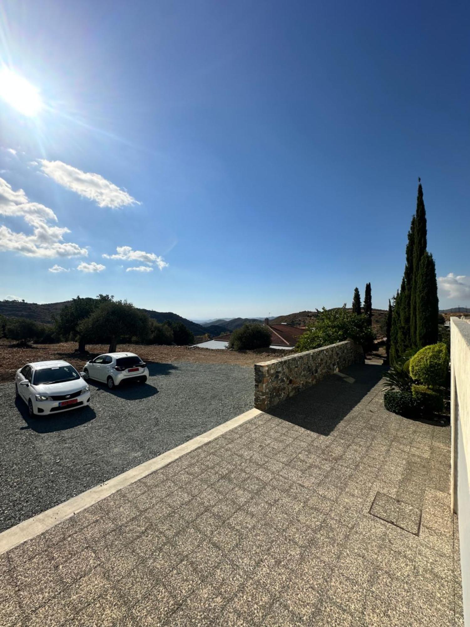 Luxury Villa Pluto Stunning Mountain Views Ora Exterior photo