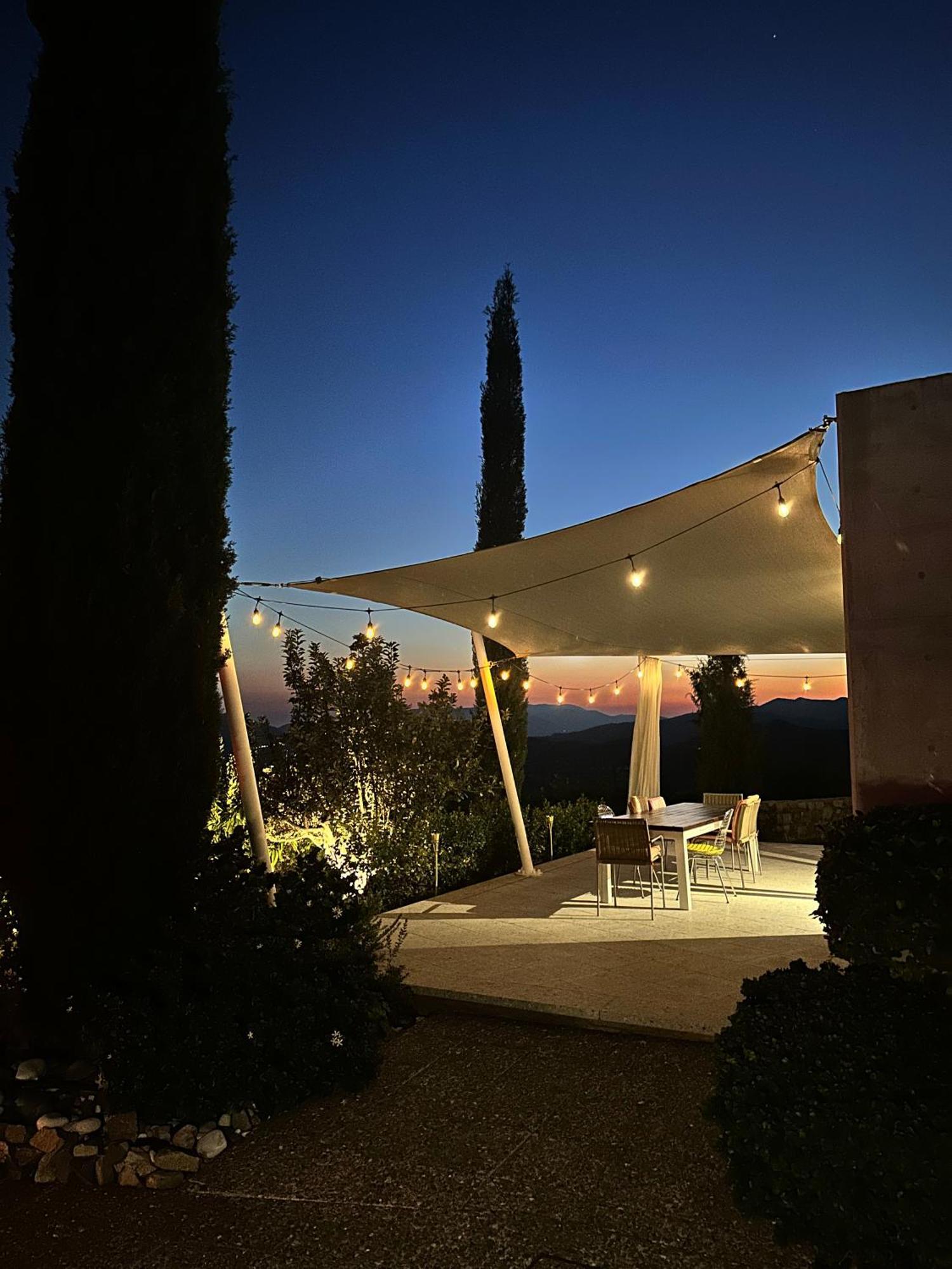 Luxury Villa Pluto Stunning Mountain Views Ora Exterior photo