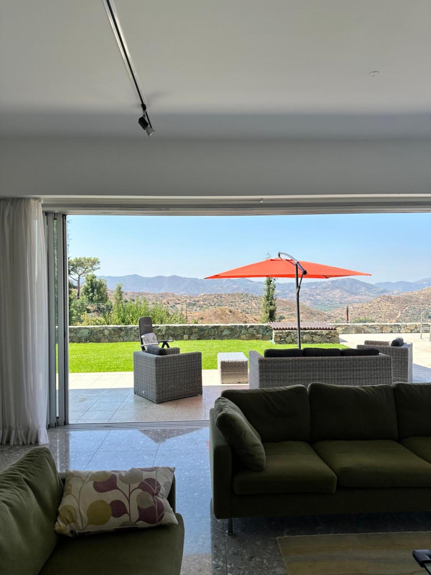 Luxury Villa Pluto Stunning Mountain Views Ora Exterior photo