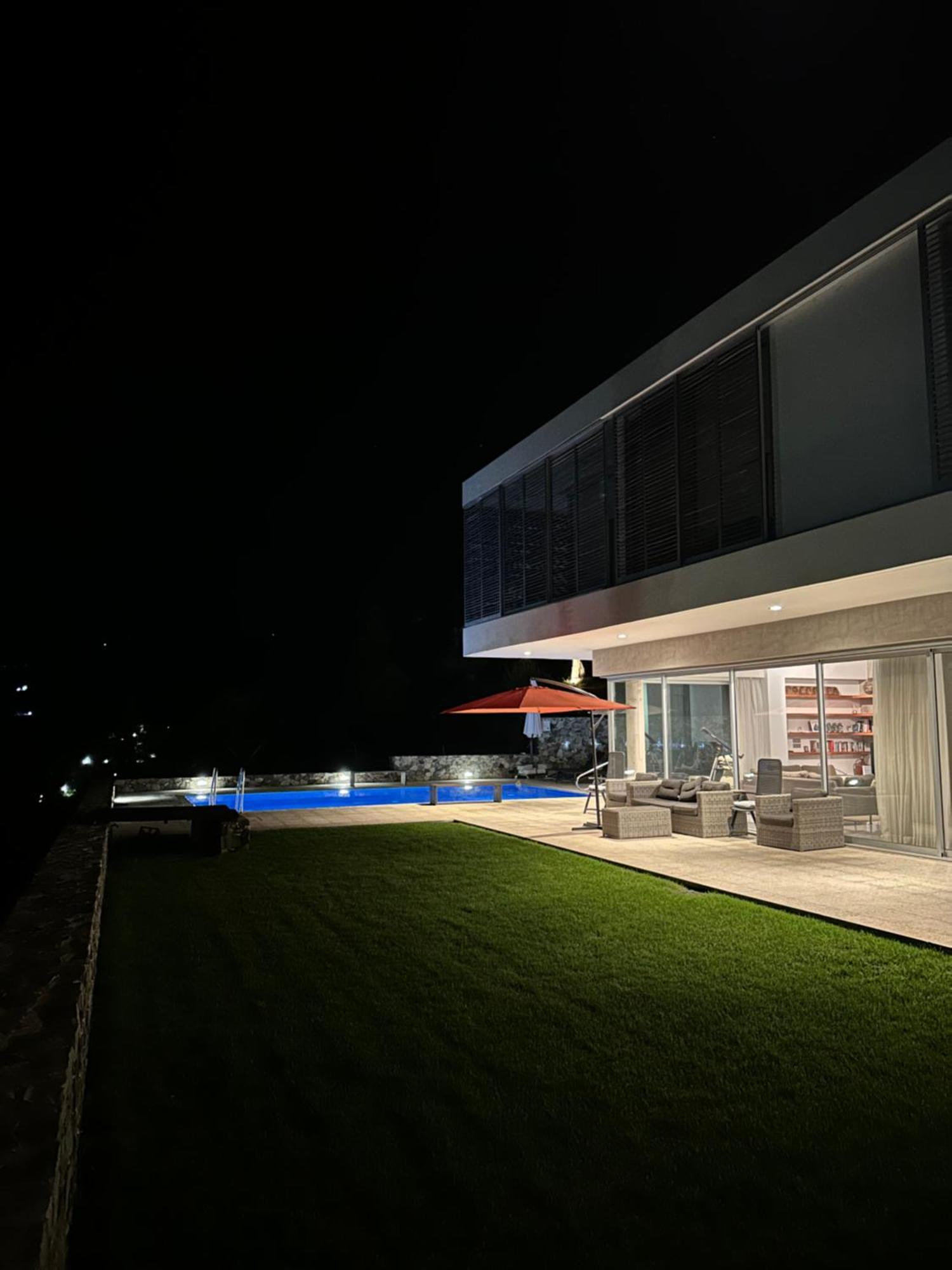Luxury Villa Pluto Stunning Mountain Views Ora Exterior photo