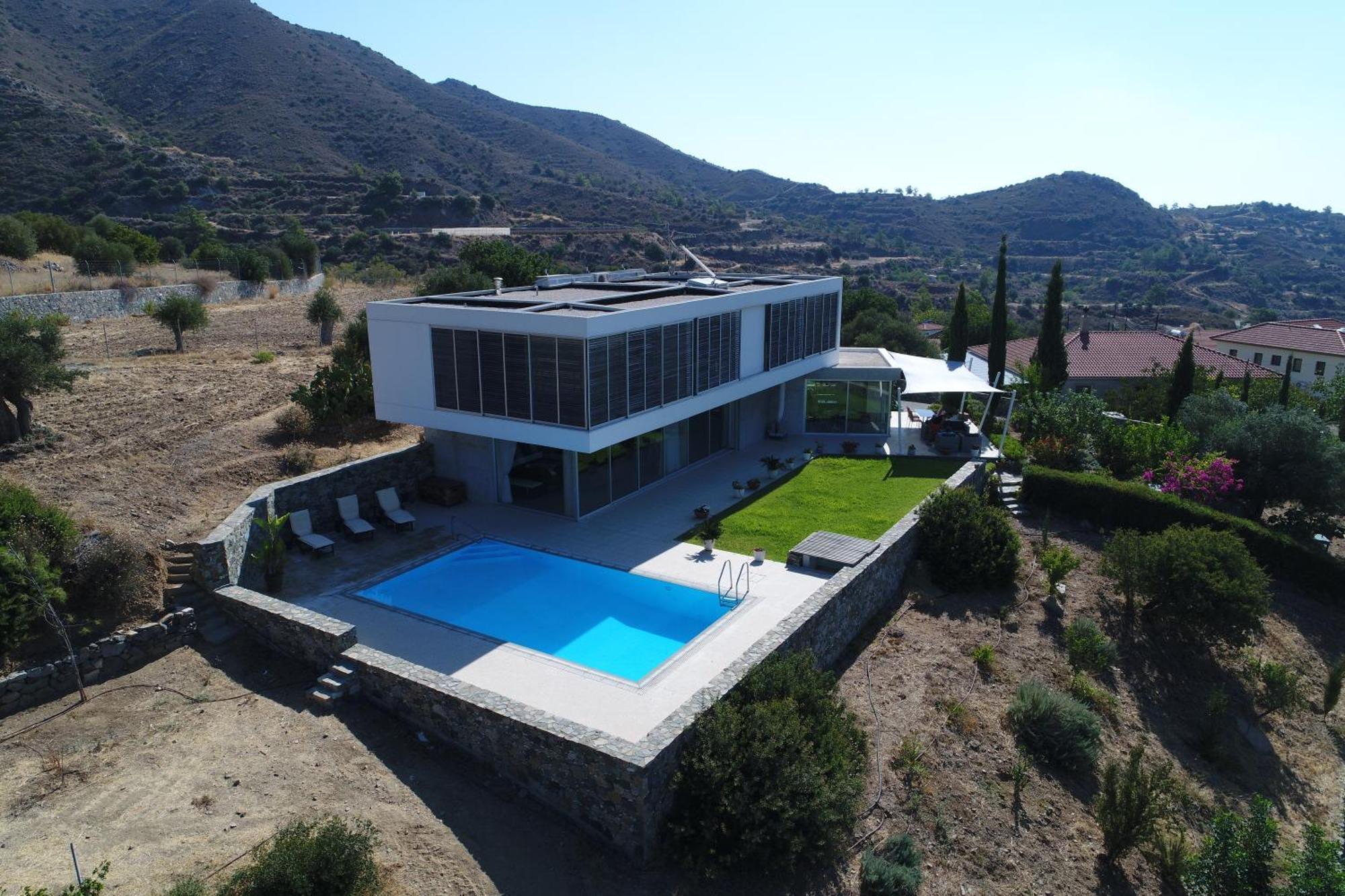 Luxury Villa Pluto Stunning Mountain Views Ora Exterior photo